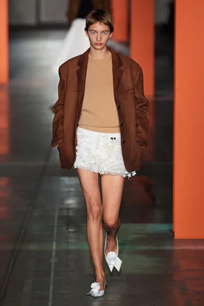 Look 4